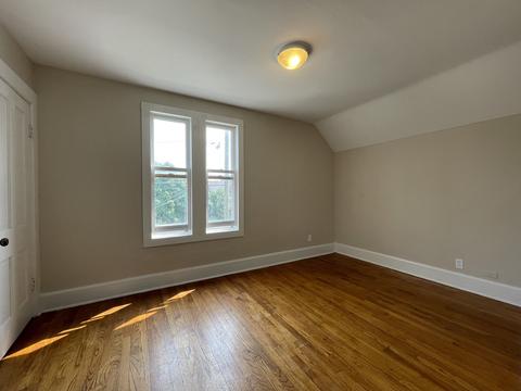 476 Saint Charles St, Elgin, IL 60120 photo 6