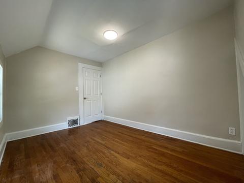 476 Saint Charles St, Elgin, IL 60120 photo 5