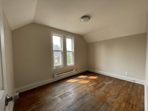 476 Saint Charles St, Elgin, IL 60120 photo 3