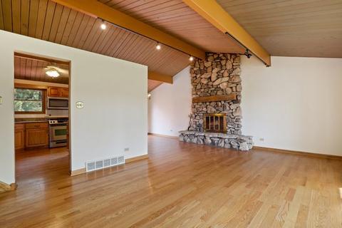 118 Roxbury Ln, Des Plaines, IL 60018 photo 3