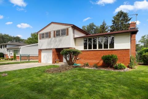 118 Roxbury Ln, Des Plaines, IL 60018 photo 2