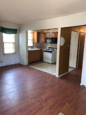 2811 E 93rd St, Chicago, IL 60617 photo 3