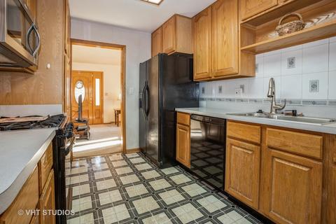 2739 Rusty Dr, Des Plaines, IL 60018 photo 5