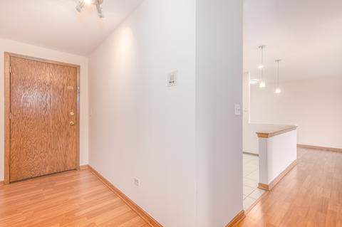 1436 E Thacker St #506, Des Plaines, IL 60016 photo 2