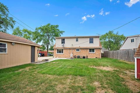 6927 Olympic Dr, Bridgeview, IL 60455 photo 3