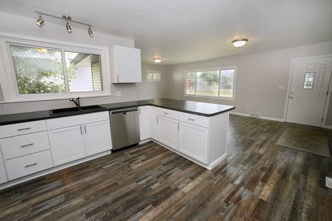 201 19th Ave, Naplate, IL 61350 photo 4