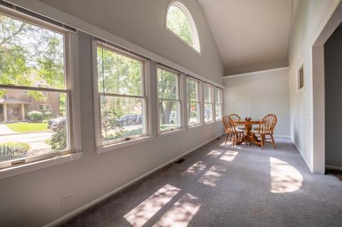 1017 Lakeside Dr, Wheaton, IL 60187 photo 4