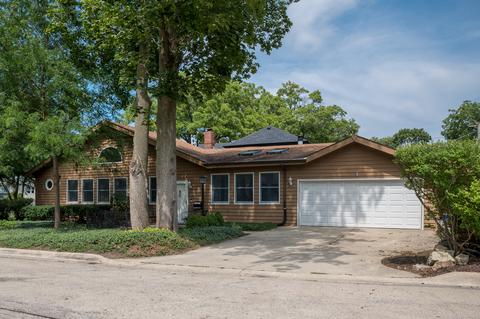 1017 Lakeside Dr, Wheaton, IL 60187 photo 1