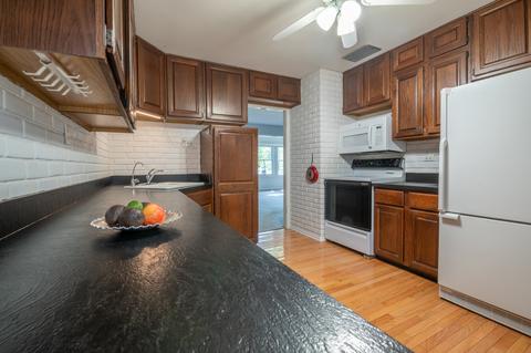 1017 Lakeside Dr, Wheaton, IL 60187 photo 8