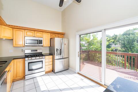 375 Oaktree Ct, Hoffman Estates, IL 60169 photo 9