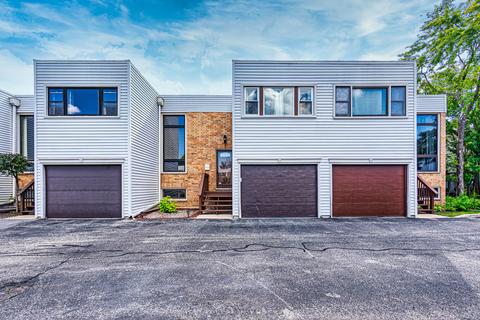 375 Oaktree Ct, Hoffman Estates, IL 60169 photo 1