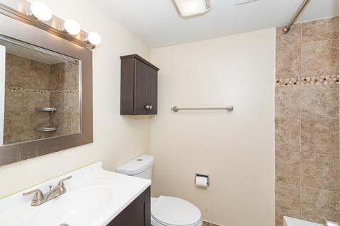 375 Oaktree Ct, Hoffman Estates, IL 60169 photo 16