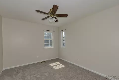 131 S Glenbrook Trl, Mchenry, IL 60050 photo 16