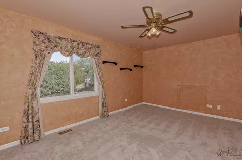 131 S Glenbrook Trl, Mchenry, IL 60050 photo 15