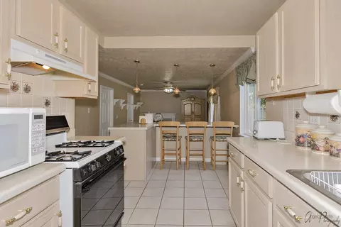 131 S Glenbrook Trl, Mchenry, IL 60050 photo 9