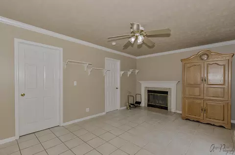 131 S Glenbrook Trl, Mchenry, IL 60050 photo 12