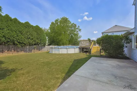 131 S Glenbrook Trl, Mchenry, IL 60050 photo 24