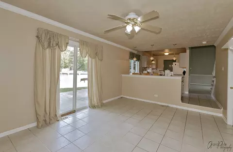 131 S Glenbrook Trl, Mchenry, IL 60050 photo 13
