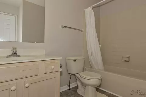 131 S Glenbrook Trl, Mchenry, IL 60050 photo 17