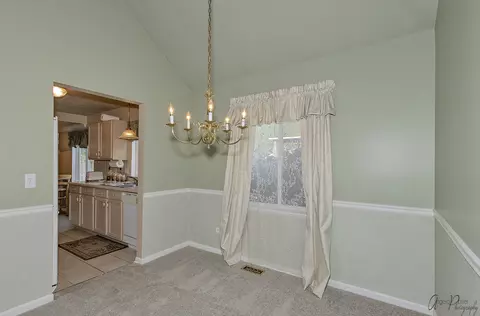 131 S Glenbrook Trl, Mchenry, IL 60050 photo 4