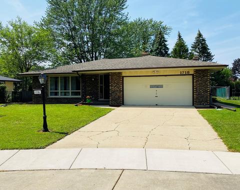 1718 E Aztec Ln, Mount Prospect, IL 60056 photo 1