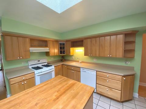 1718 E Aztec Ln, Mount Prospect, IL 60056 photo 11