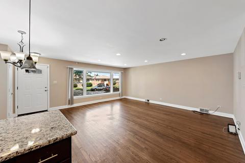 14533 S Calhoun Ave, Burnham, IL 60633 photo 4