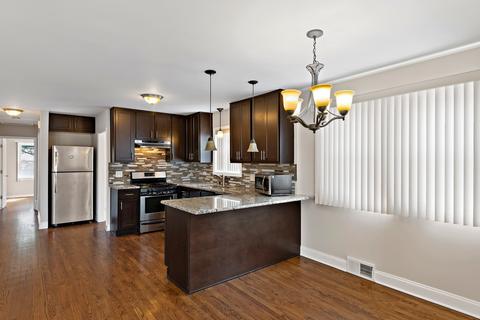 14533 S Calhoun Ave, Burnham, IL 60633 photo 8