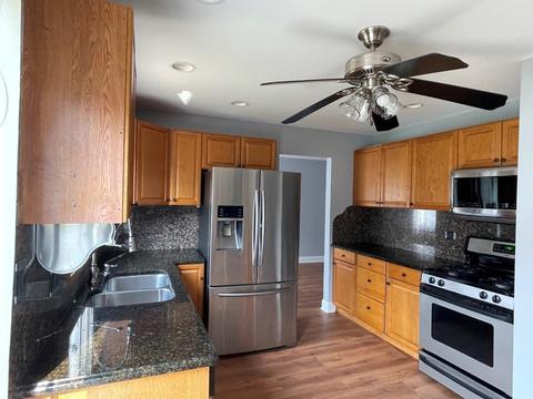1509 Cedarwood Ln, Wheeling, IL 60090 photo 3