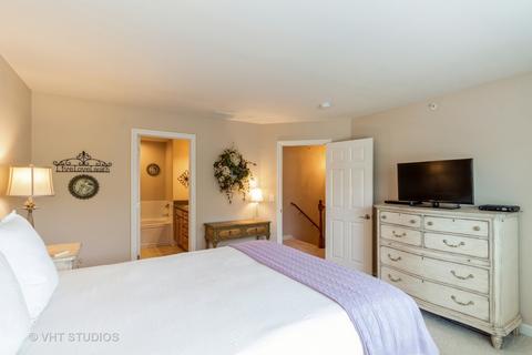 393 Bradbury Ln, Bartlett, IL 60103 photo 17