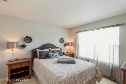 393 Bradbury Ln, Bartlett, IL 60103 photo 15