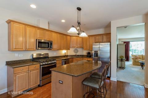 393 Bradbury Ln, Bartlett, IL 60103 photo 8