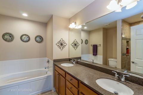 393 Bradbury Ln, Bartlett, IL 60103 photo 18