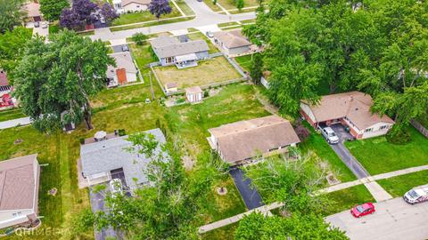575 Milan Ln, Hoffman Estates, IL 60169 photo 22