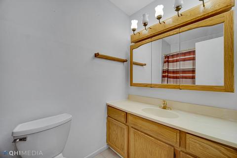 575 Milan Ln, Hoffman Estates, IL 60169 photo 12