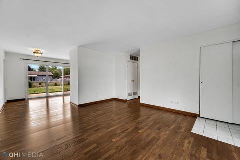 575 Milan Ln, Hoffman Estates, IL 60169 photo 3