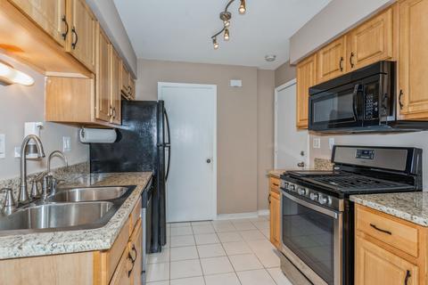 1650 Timber Trl #C, Wheaton, IL 60189 photo 5