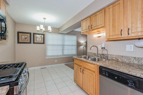 1650 Timber Trl #C, Wheaton, IL 60189 photo 6
