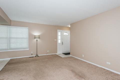 1650 Timber Trl #C, Wheaton, IL 60189 photo 4