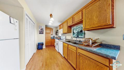 453 Wright Ct, Bolingbrook, IL 60440 photo 4