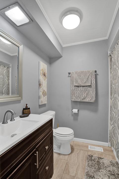 103 Warwick St, Park Forest, IL 60466 photo 24