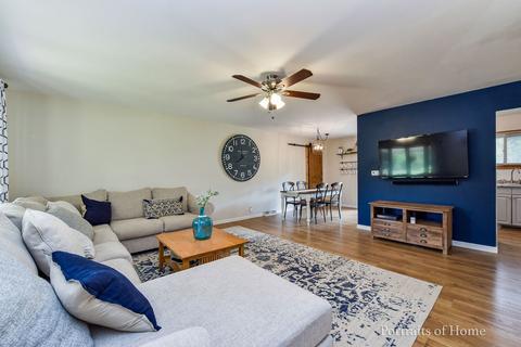 32 Hampton Rd, Montgomery, IL 60538 photo 2