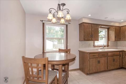 1018 S 6th Ave, Kankakee, IL 60901 photo 9