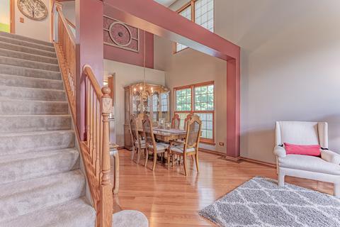 2186 W Silverleaf Ln, Addison, IL 60101 photo 3
