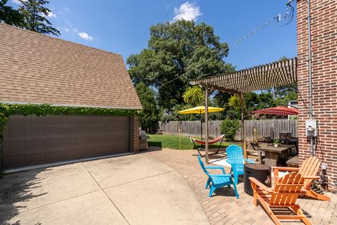 874 S 2nd Ave, Des Plaines, IL 60016 photo 22
