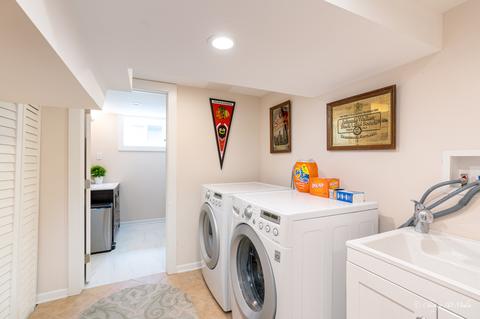 874 S 2nd Ave, Des Plaines, IL 60016 photo 15