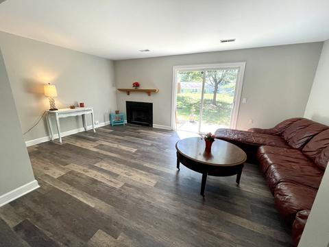 635 Darien Ct, Hoffman Estates, IL 60169 photo 3