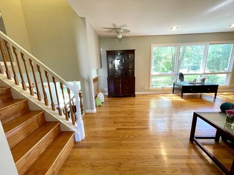 635 Darien Ct, Hoffman Estates, IL 60169 photo 9