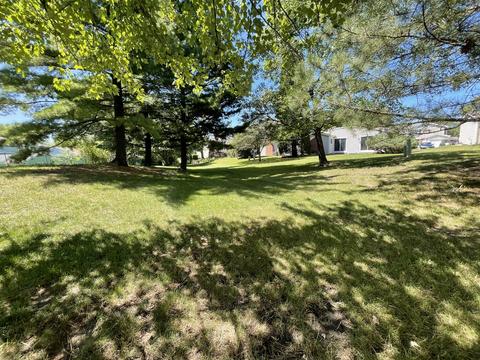 635 Darien Ct, Hoffman Estates, IL 60169 photo 2