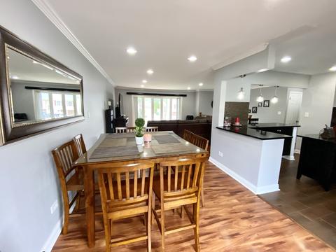 1100 Valley Stream Dr, Wheeling, IL 60090 photo 3